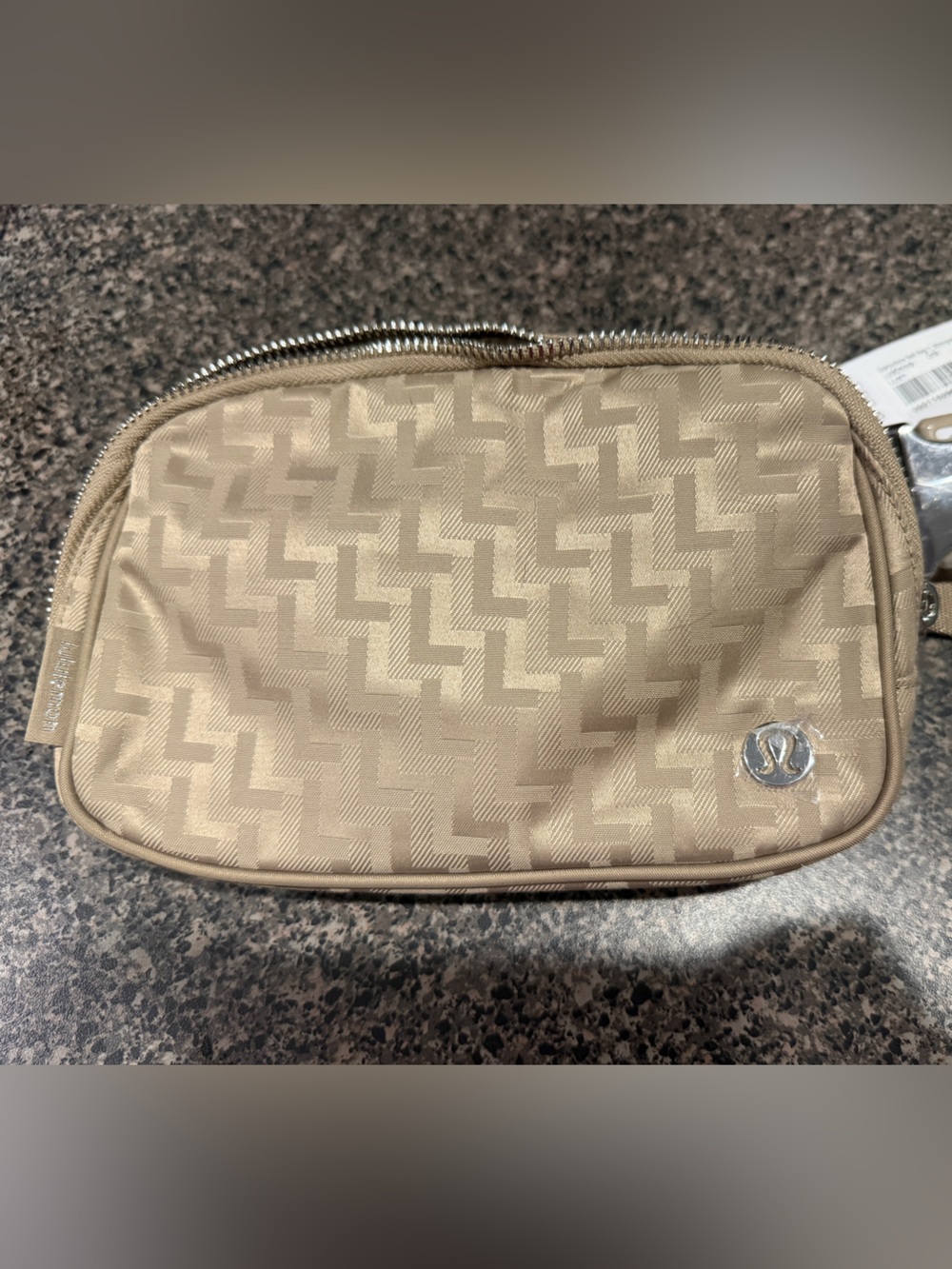 Lululemon Everywhere Belt Bag 1L – Monogram Jacquard (Gold/Tan) – NWT
